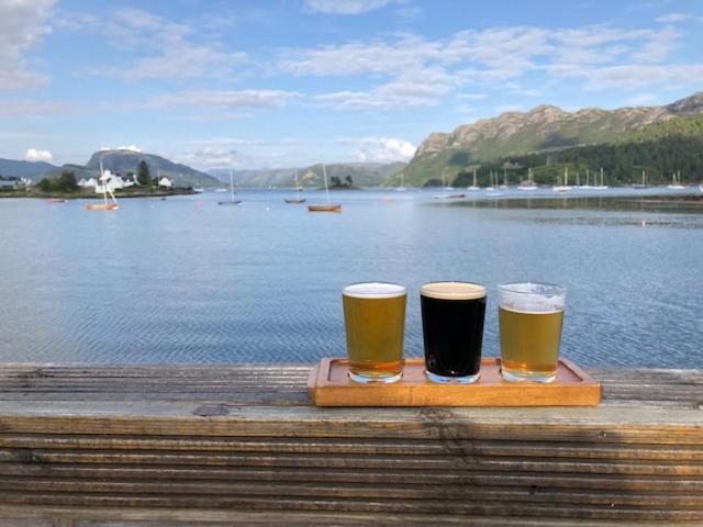Tigh Mairi At Mary'S Thatched Cottages Elgol Экстерьер фото